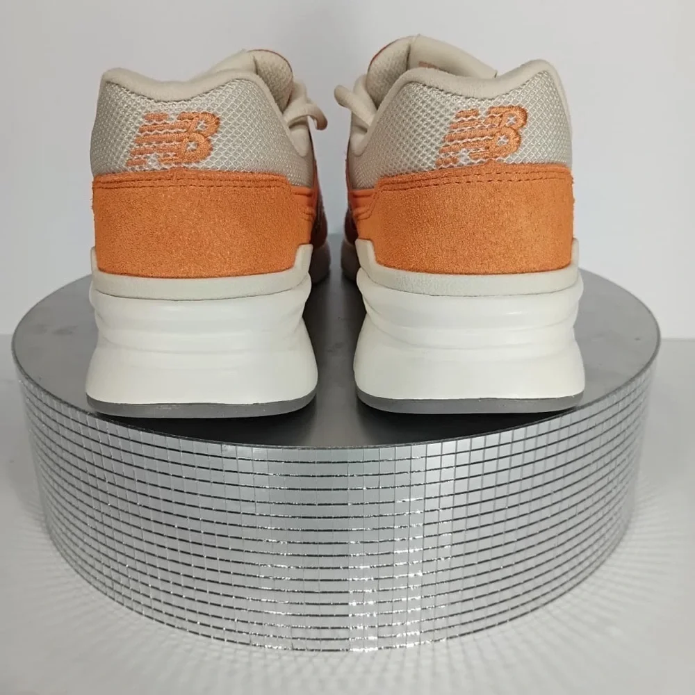 New Balance  women Orange Sneakers size 9.5 brand new